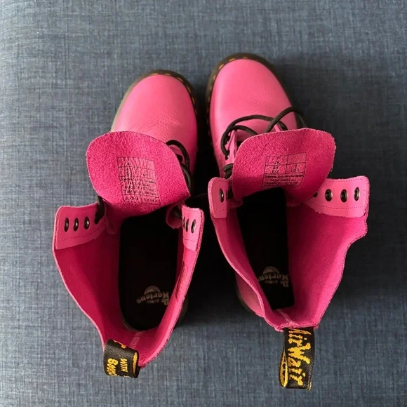 NEW Dr. Martens Air Wair 1460 Pascal Virginia Leather Womens Thrift Pink Fuchsia - Picture 3 of 9